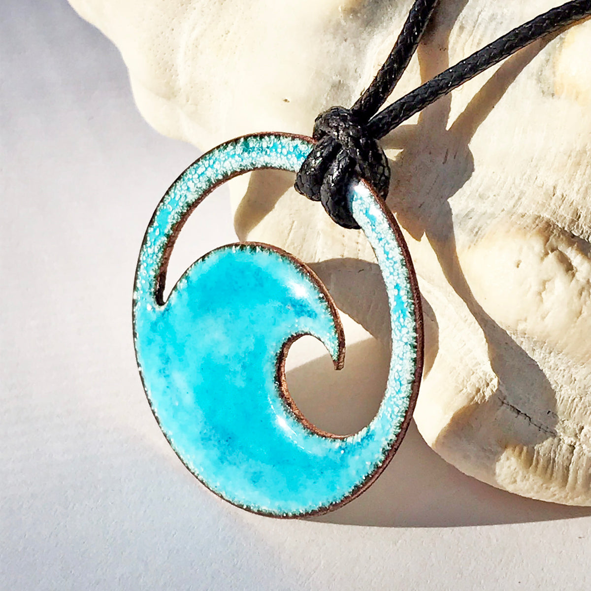 aqua_over_1010O_wave_pendant_o