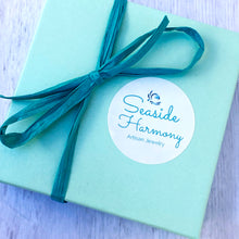 Load image into Gallery viewer, seaside harmony gift box with bow
